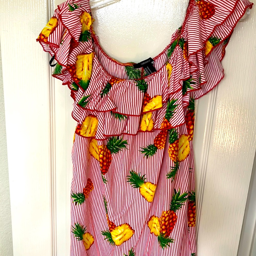 Strapless cute and bright pineapple 🍍🥰 from forever❣️